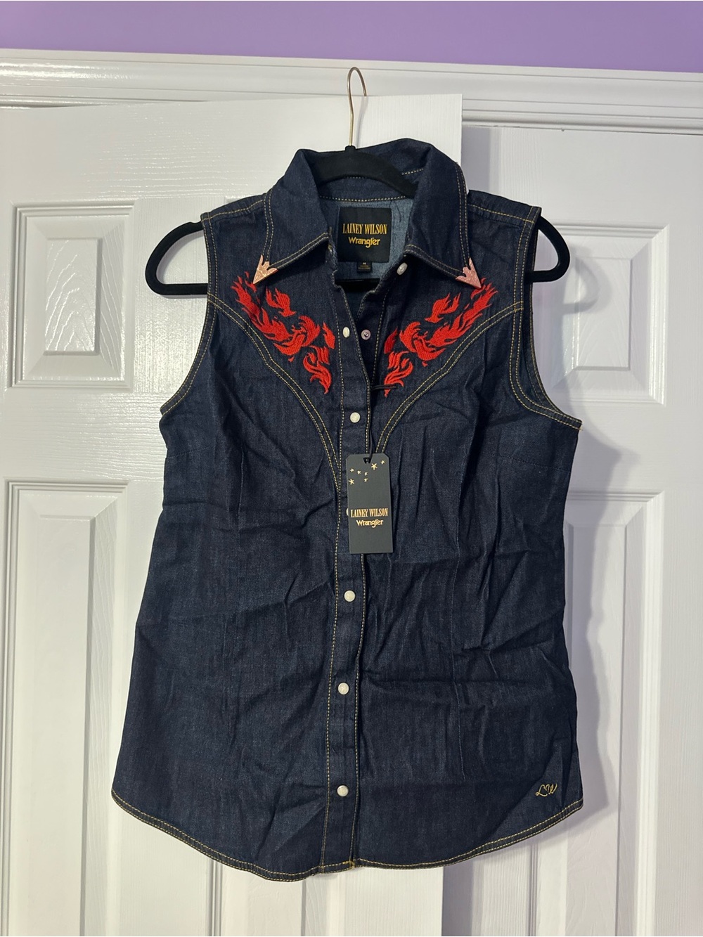 NWT Lainey Wilson x Wrangler Denim Shirt M